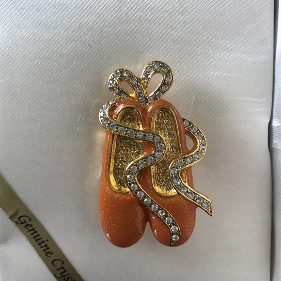 NEW Jennifer Moore Ballet Slippers Crystal Brooch - Picture 2 of 4